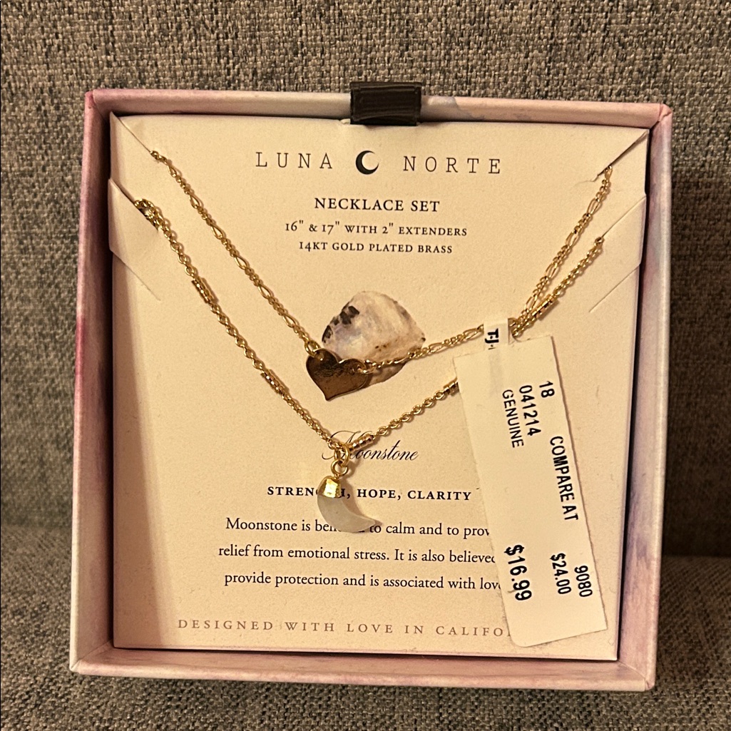 Luna Norte Gold Necklace Set 8$